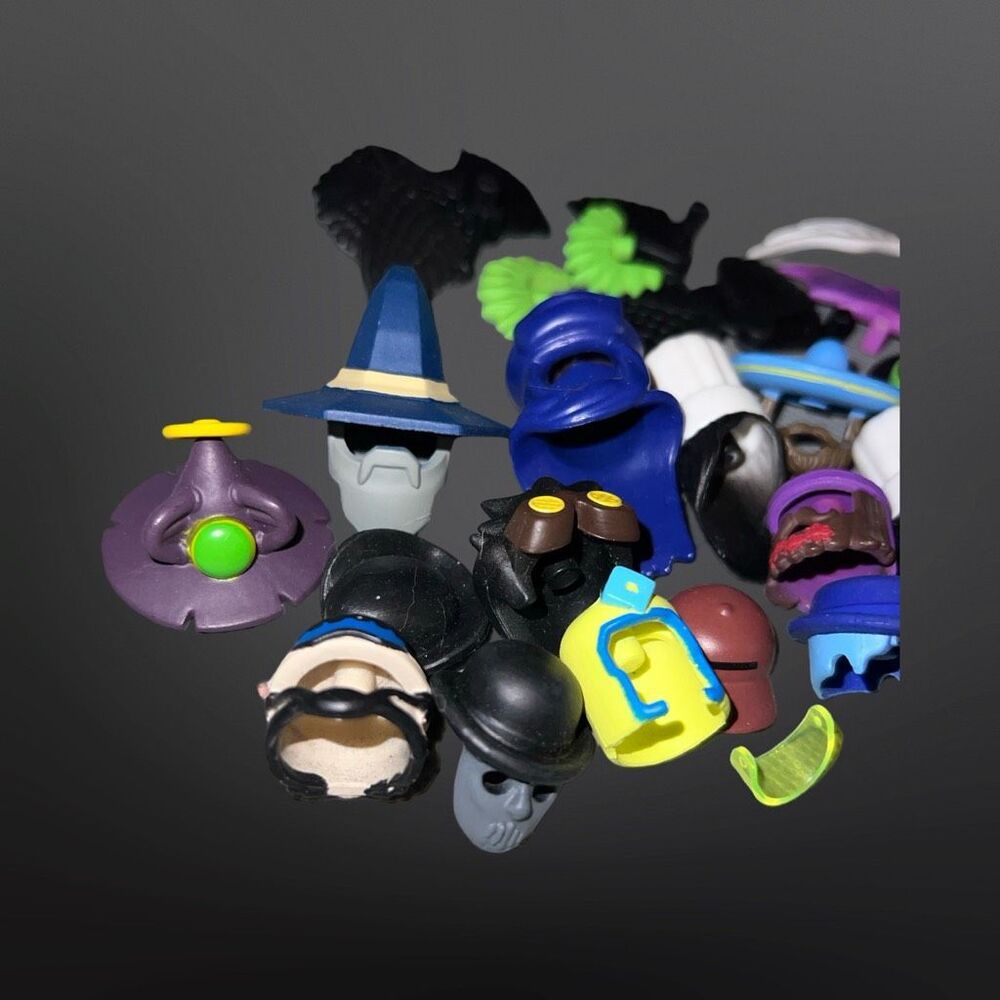 138 Pc Roblox Lot with Accessories, Weapons, Bodies, Hair, Hats Extras B18 - Picture 4 of 9